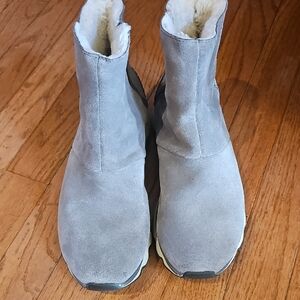 Sorel Women's Gray Suede Ankle Boots